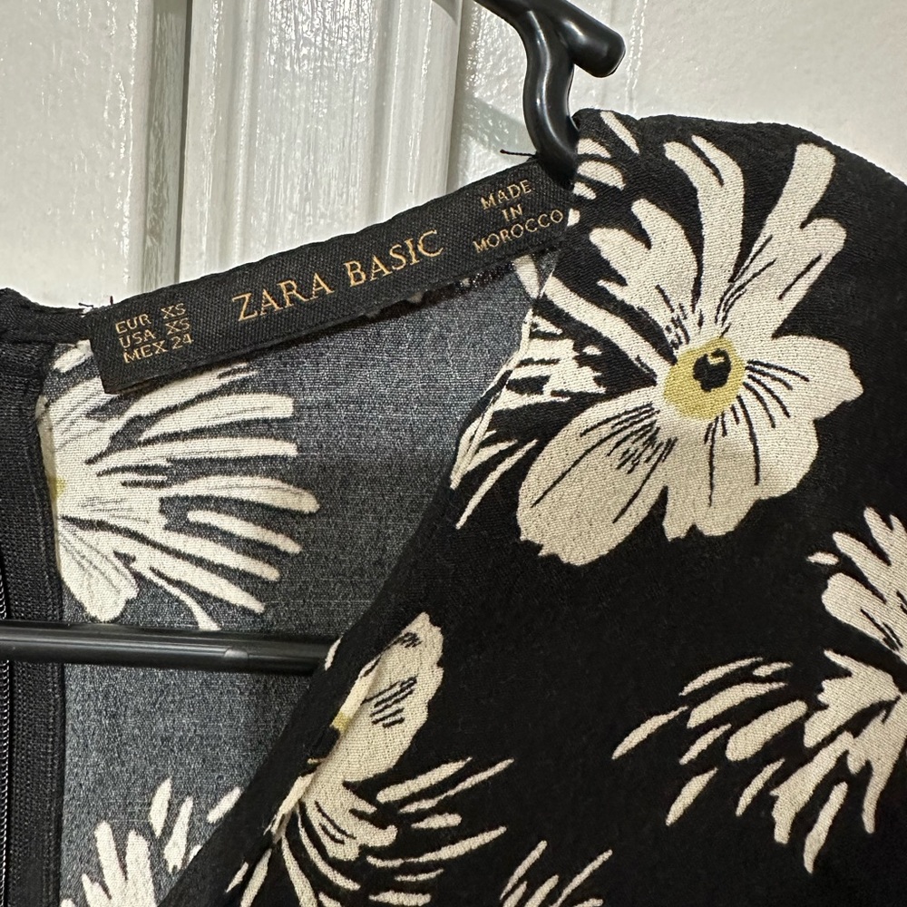Zara Romper - Picture 2 of 2